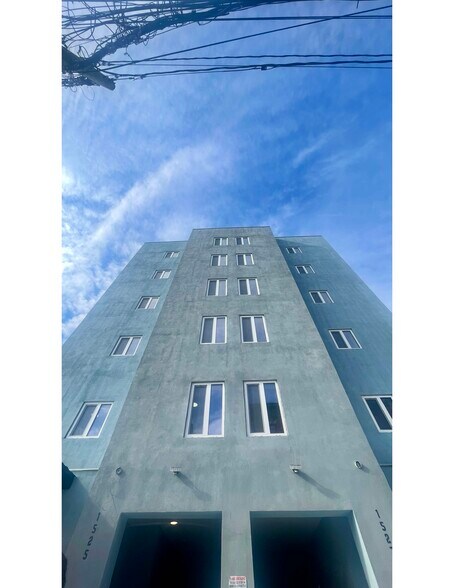1525-1527 Bryant Ave, Bronx, NY à louer - Photo de l’immeuble – Image 3 sur 12
