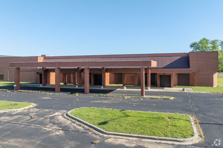 105 Flessner Ave, Rantoul, IL à louer - Photo de l’immeuble – Image 2 sur 9