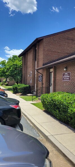 8990-9002 Fern Park Dr, Burke, VA à vendre - Photo de l’immeuble – Image 2 sur 13