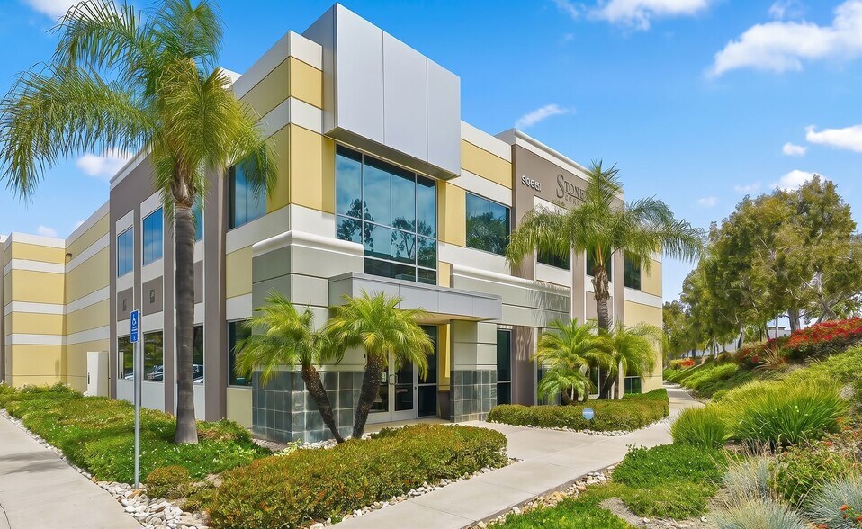 8495 Redwood Creek Ln, San Diego, CA à vendre - Photo de l’immeuble – Image 1 sur 55