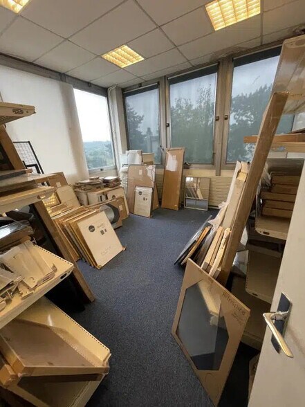 Bureau dans La Celle-Saint-Cloud à vendre - Photo de l’immeuble – Image 3 sur 23