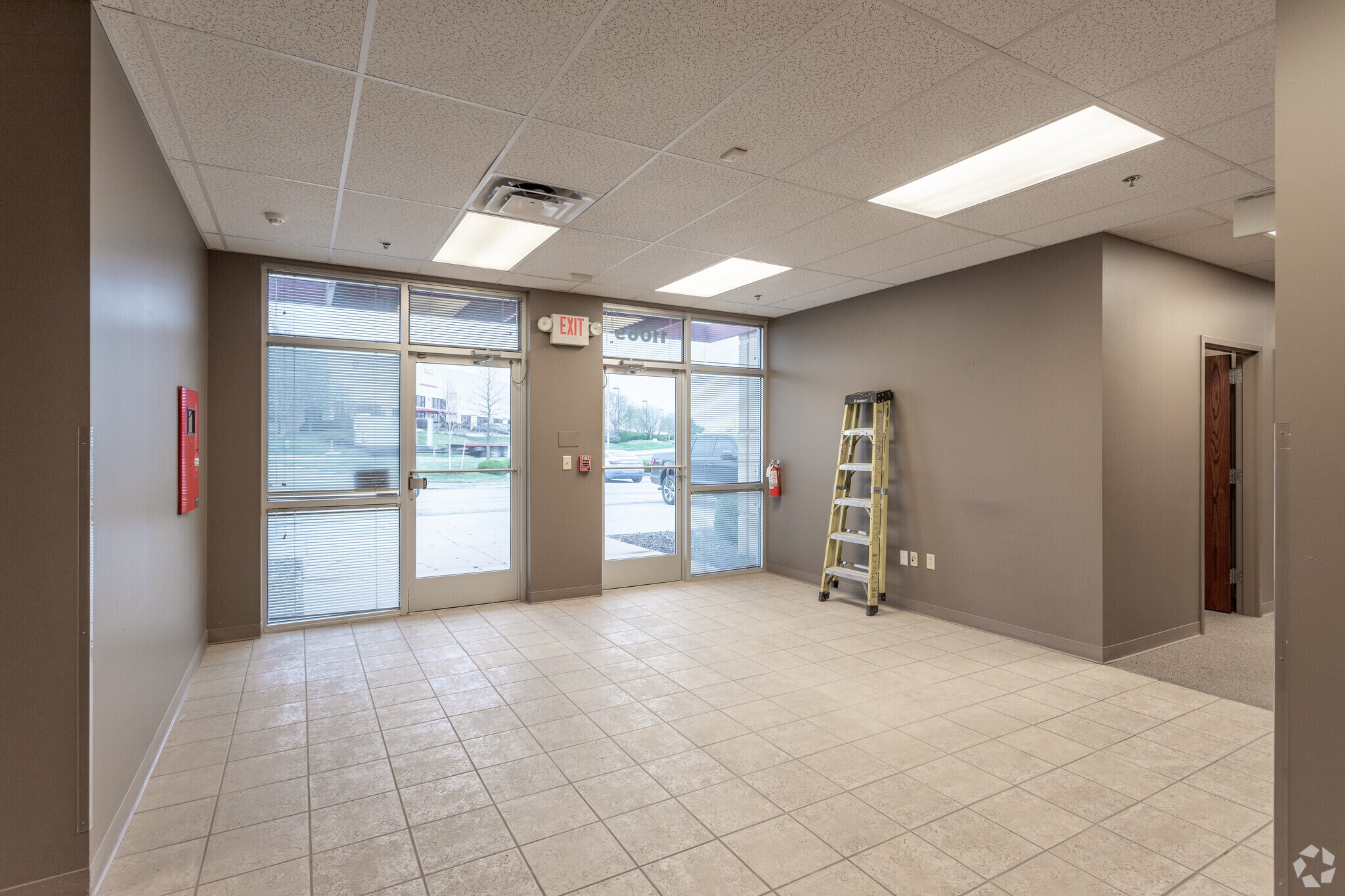 11025-11091 Strang Line Rd, Lenexa, KS à louer Photo intérieure– Image 1 sur 16