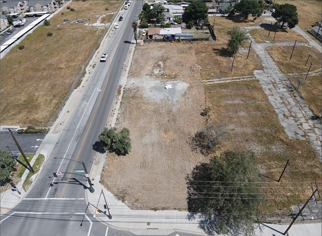 16304 Foothill Blvd, Fontana, CA à vendre Photo principale– Image 1 sur 13