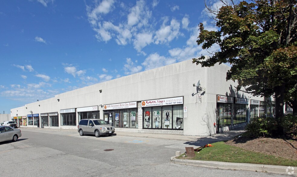 5637 Finch Ave, Toronto, ON à louer - Photo principale – Image 1 sur 4
