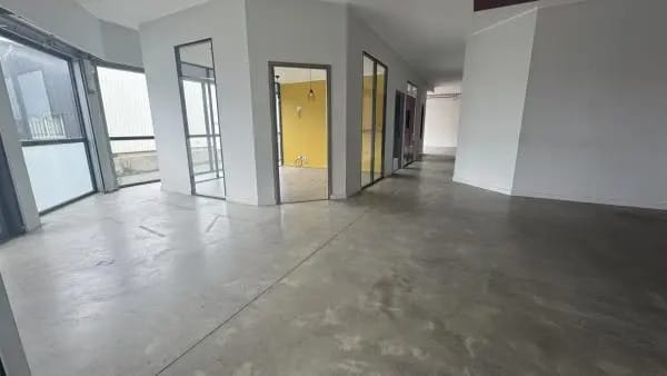 Plus de détails pour Local commercial à louer