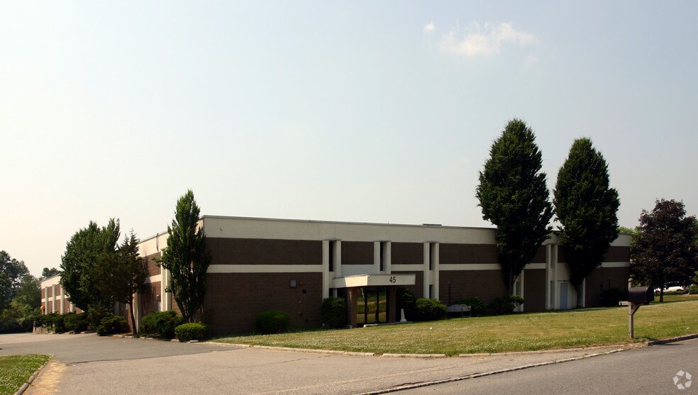 45 Indian Ln E, Montville, NJ à vendre - Photo de l’immeuble – Image 2 sur 5