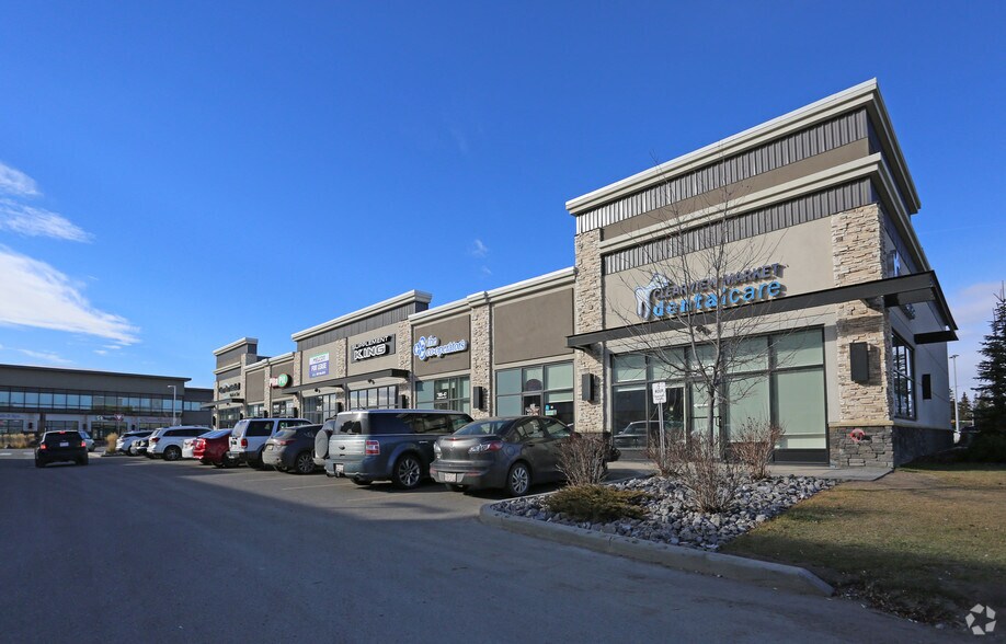 3 Clearview Market Way, Red Deer, AB à louer - Photo principale – Image 2 sur 13