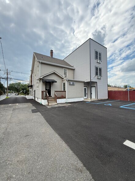 517 Chestnut St, Union Township, NJ à louer - Photo de l’immeuble – Image 3 sur 8