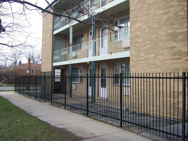 11456 S Hale Ave, Chicago, IL à vendre - Photo de l’immeuble – Image 3 sur 16