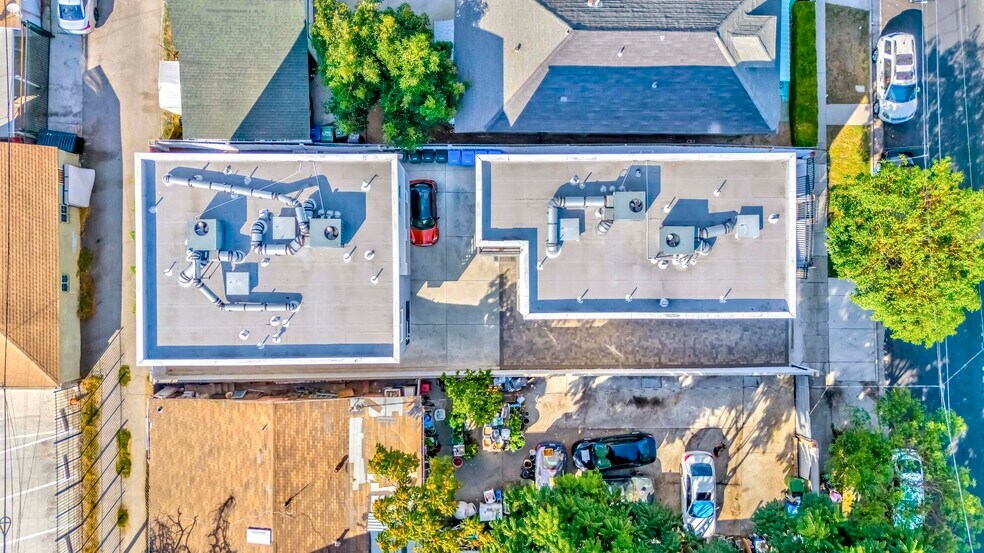 125 N Mountain View Ave, Los Angeles, CA à vendre - Photo de l’immeuble – Image 3 sur 32