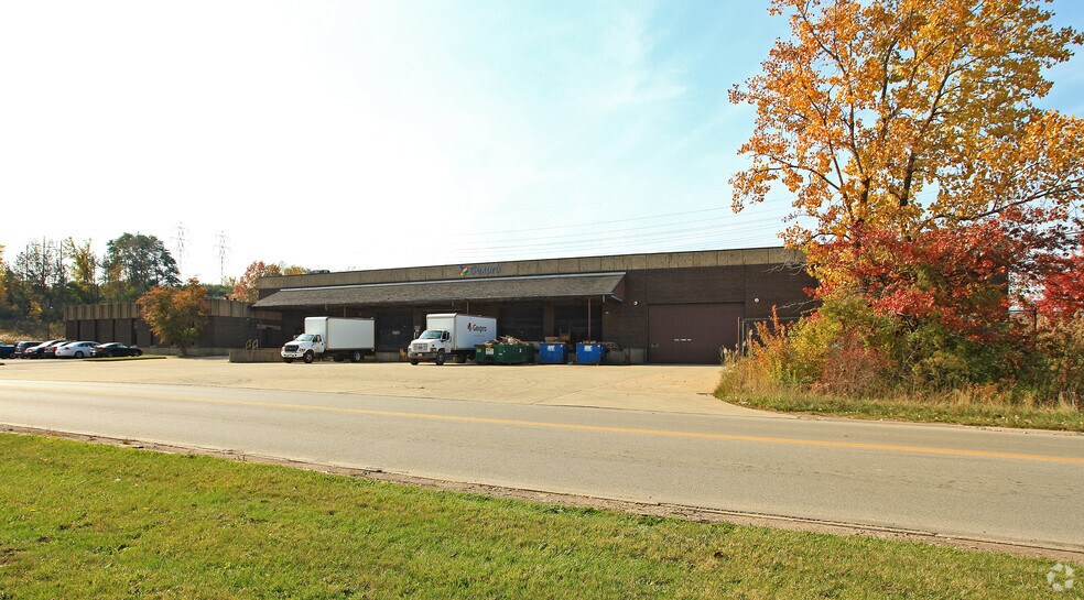 5605 Granger Rd, Independence, OH à louer - Photo de l’immeuble – Image 2 sur 3