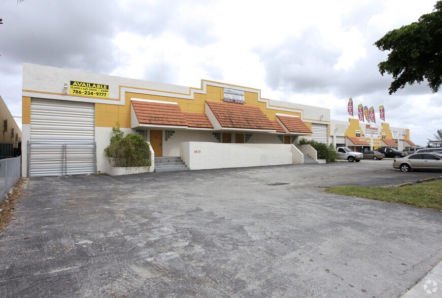 3821-3825 NW 135th St, Opa-locka, FL à louer - Photo de l’immeuble – Image 3 sur 10
