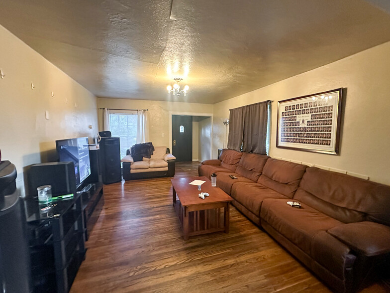 415 NE Campus St, Pullman, WA à vendre - Photo de l’immeuble – Image 2 sur 27