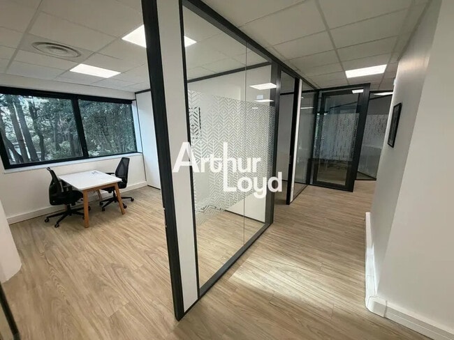 Plus de détails pour Bureau à vendre