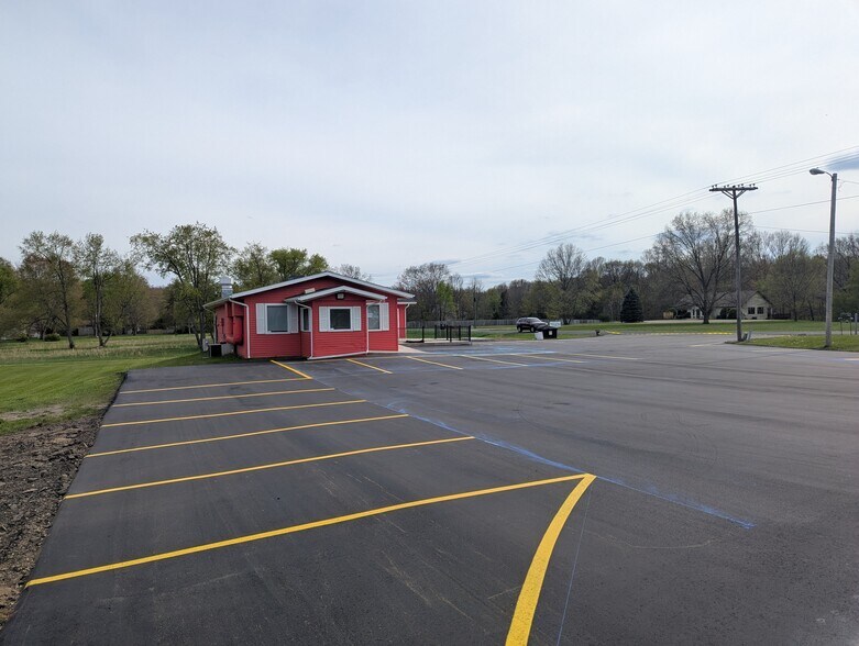 24901 Red Arrow Hwy, Mattawan, MI à louer - Photo de l’immeuble – Image 1 sur 21