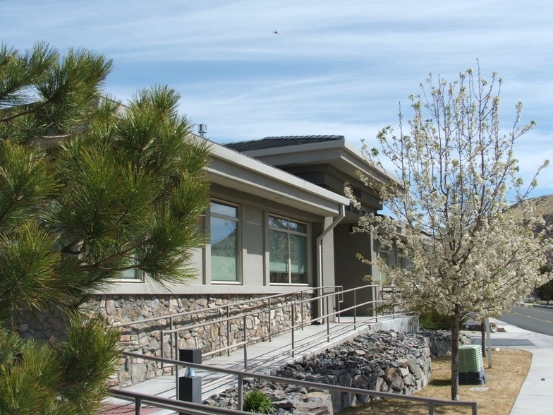 8630 Technology Way, Reno, NV à louer - Photo de l’immeuble – Image 2 sur 24