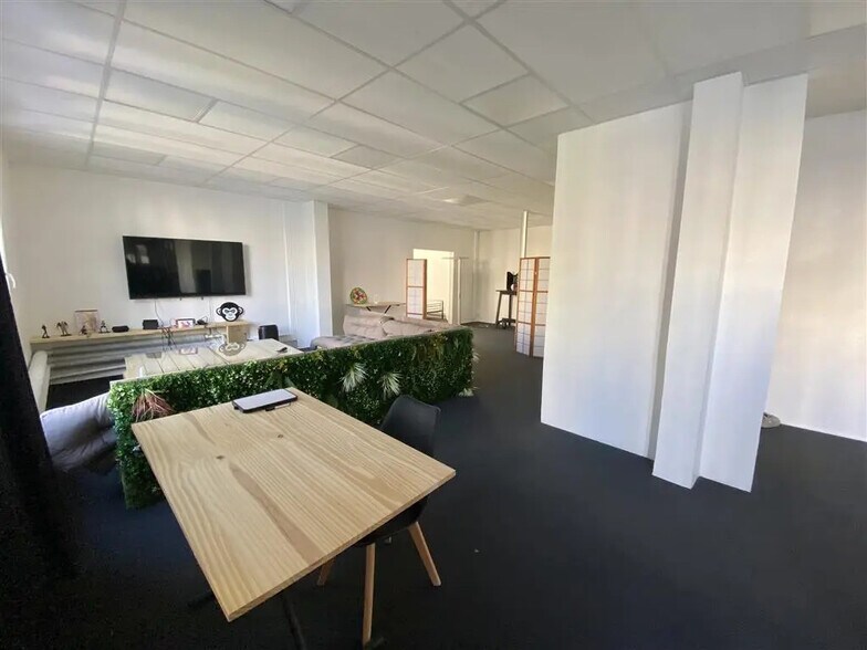 Bureau dans Asnières-sur-Seine à louer - Photo de l’immeuble – Image 2 sur 8