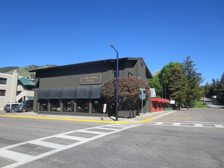 511 N East Ave, Ketchum, ID à louer - Photo principale – Image 1 sur 4