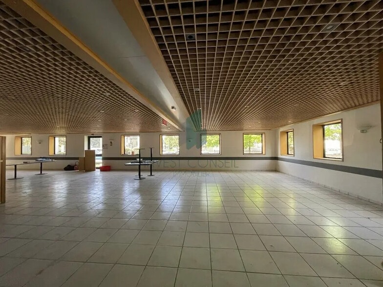 Bureau dans Argenteuil à louer - Photo de l’immeuble – Image 1 sur 4