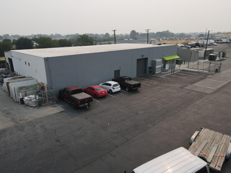 1615 E Chemical Dr, Kennewick, WA à louer - Photo de l’immeuble – Image 2 sur 19