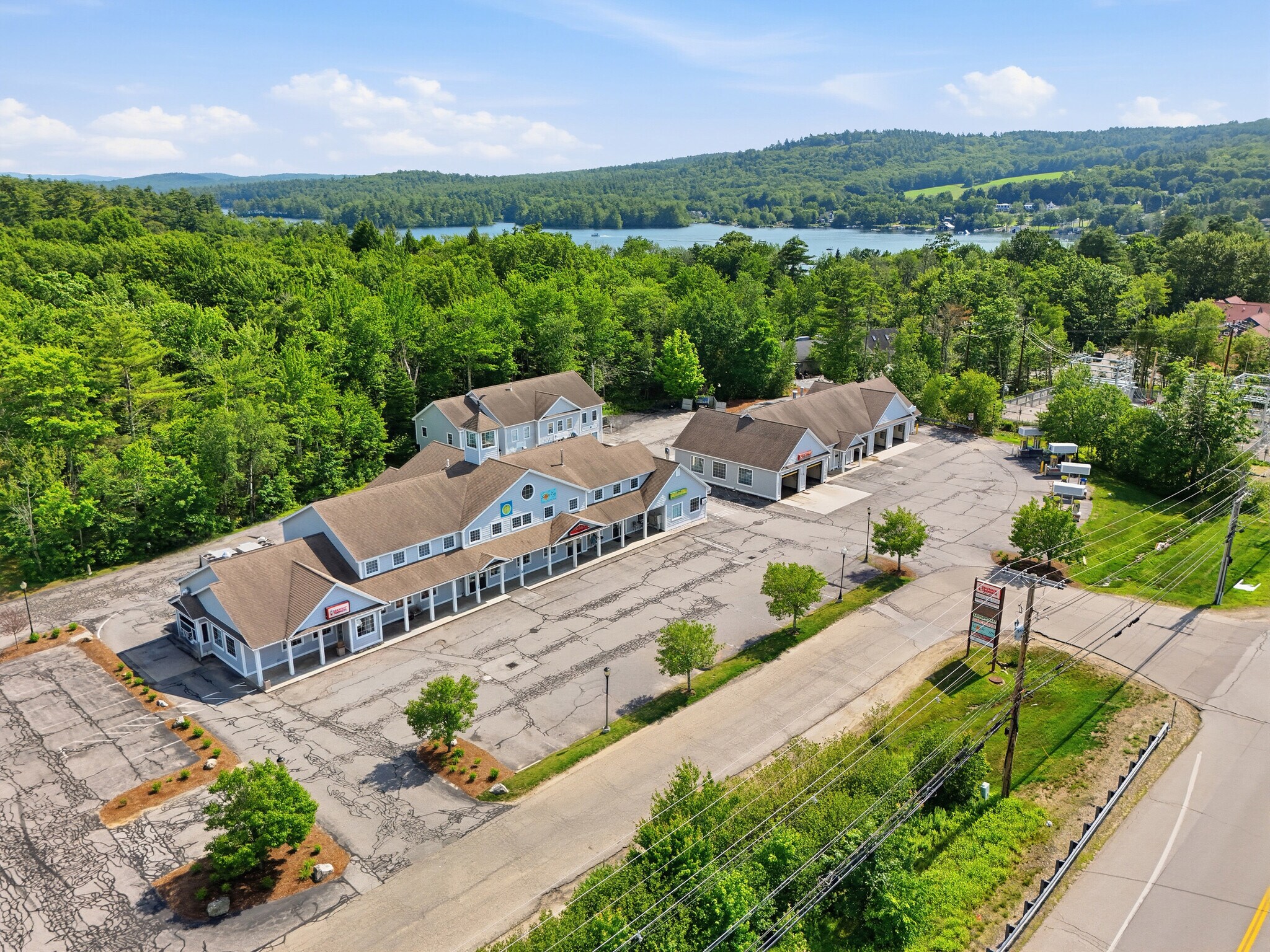70 Whittier Hwy, Moultonborough, NH à louer Photo principale– Image 1 sur 9