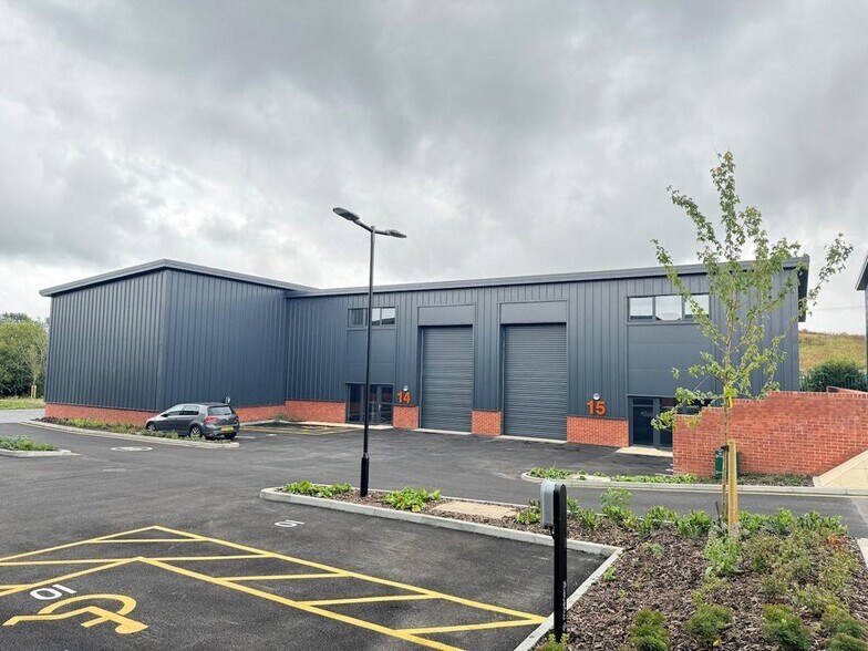 East Horton Knowle Ln, Eastleigh à louer - Photo de l’immeuble – Image 3 sur 29