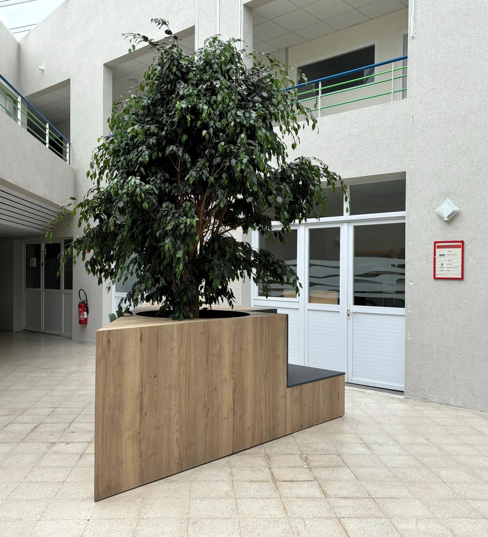 2 Rue Robert Schuman, Rezé à louer Photo de l’immeuble– Image 1 sur 8
