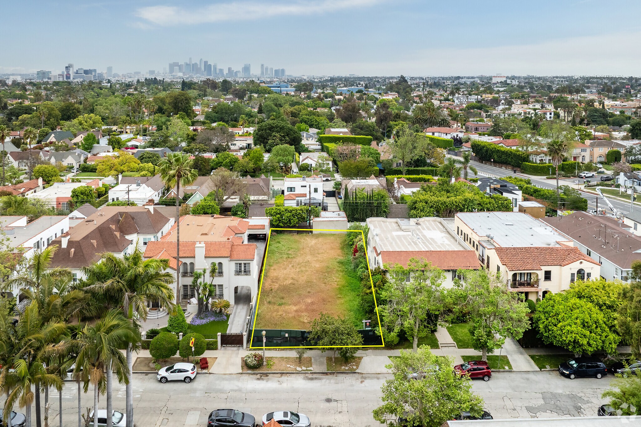 930 S Mansfield Ave, Los Angeles, CA à vendre Photo de l’immeuble– Image 1 sur 19