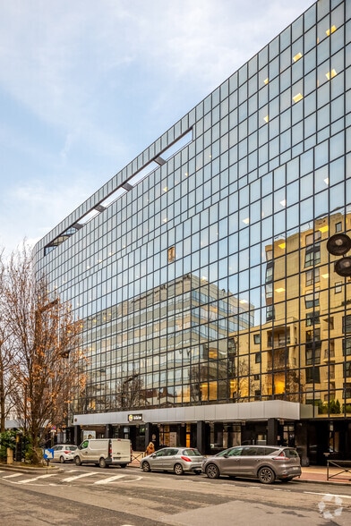 44 Avenue Georges Pompidou, Levallois-Perret à louer - Photo de l’immeuble – Image 3 sur 3