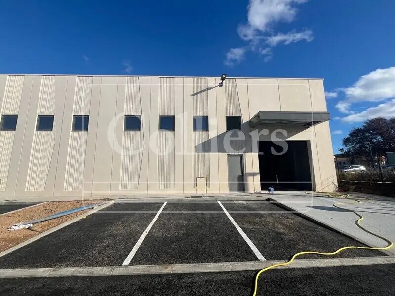 Local d'activités dans Les Pennes-Mirabeau à vendre Photo de l’immeuble– Image 1 sur 8