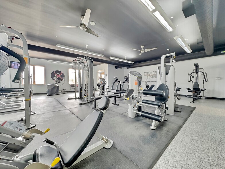 808 4th St NE, Hampton, IA à vendre - Photo de l’immeuble – Image 3 sur 47