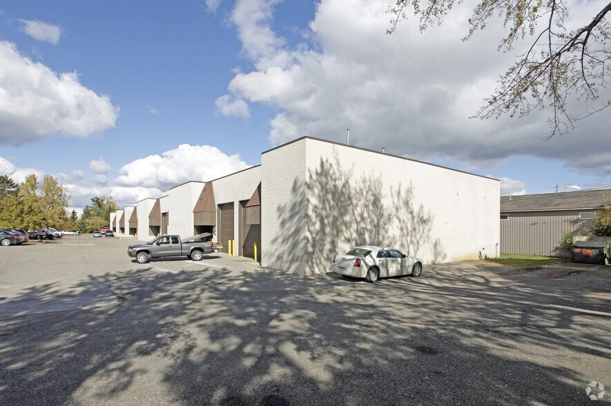 47620-47782 West Rd, Wixom, MI à louer - Photo de l’immeuble – Image 2 sur 3