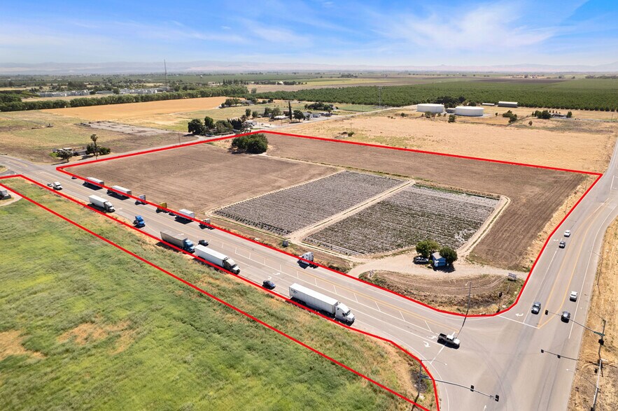 621 Yettner Rd, French Camp, CA à vendre - Photo de l’immeuble – Image 3 sur 18