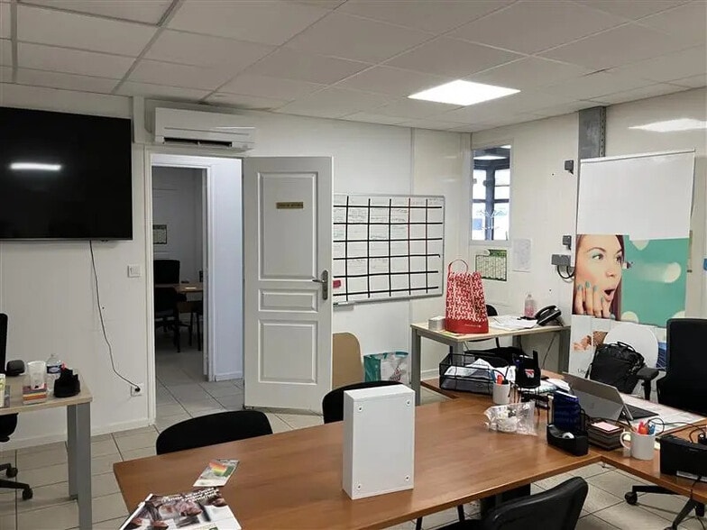 Local commercial dans Bourges à louer - Photo intérieure – Image 2 sur 3