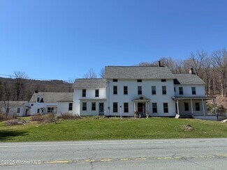 Plus de détails pour 17971 State Route 22, Berlin, NY - Hôtellerie à vendre