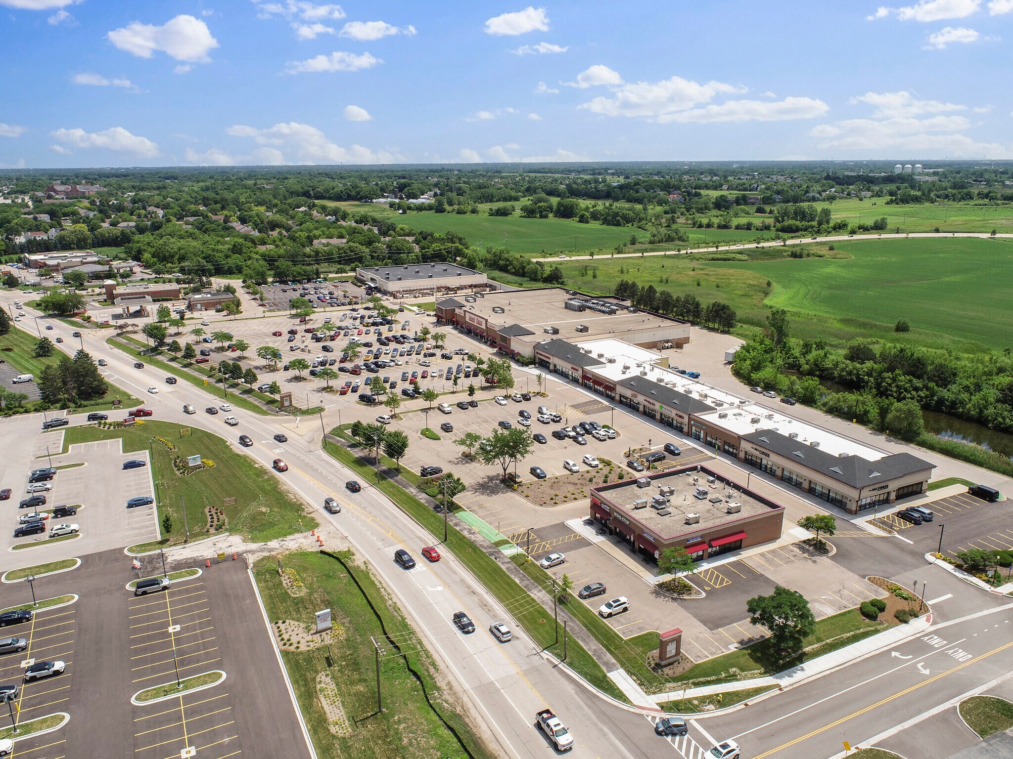 811-957 E Belvidere Rd, Grayslake, IL à louer Photo principale– Image 1 sur 7