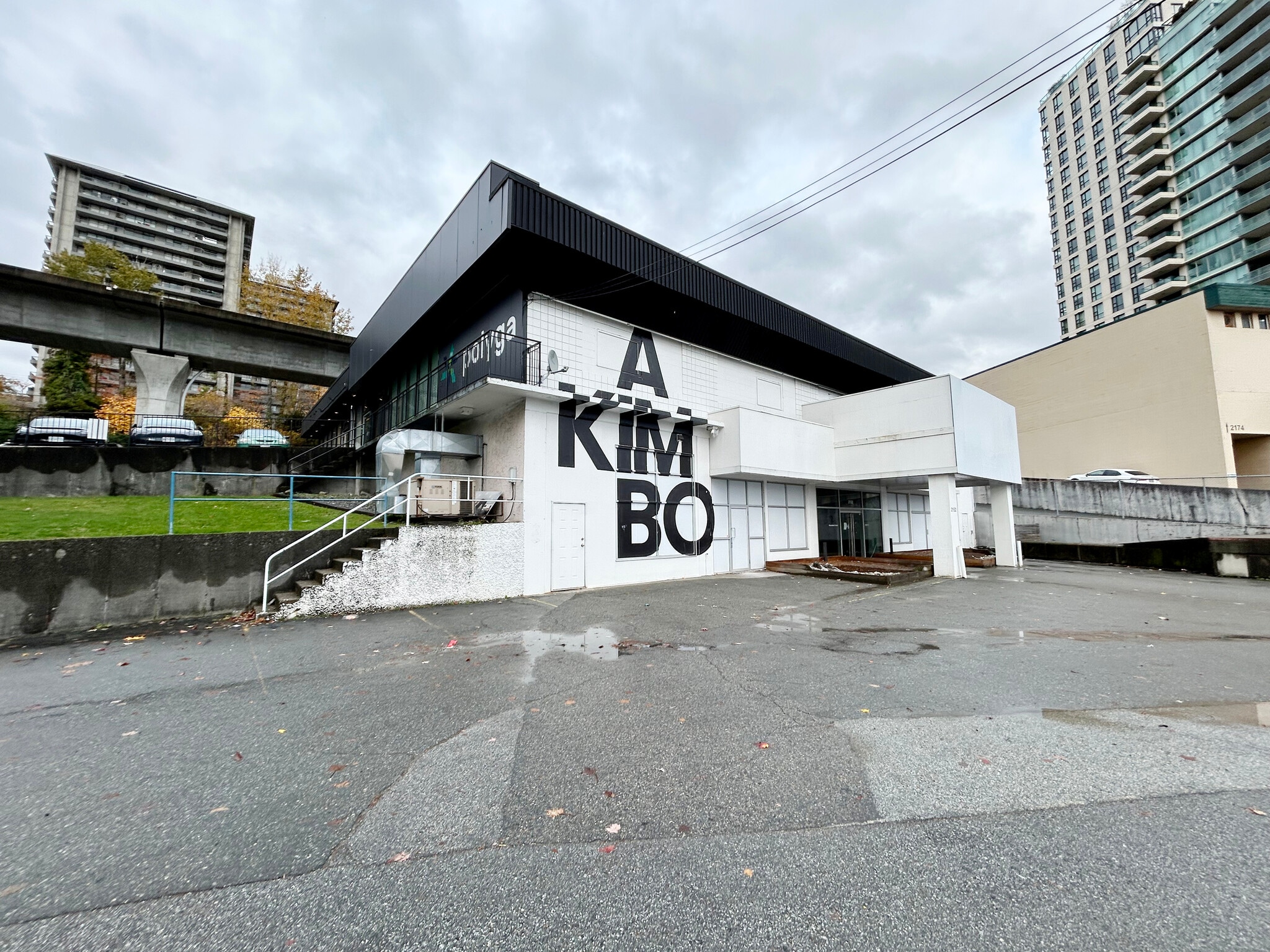 2150-2152 Douglas Rd, Burnaby, BC à louer Photo intérieure– Image 1 sur 4