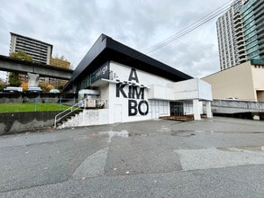 2150-2152 Douglas Rd, Burnaby, BC à louer Photo intérieure– Image 1 sur 4