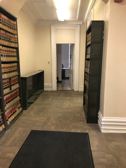 20 W Central Ave, Delaware, OH à louer - Photo intérieure – Image 3 sur 5