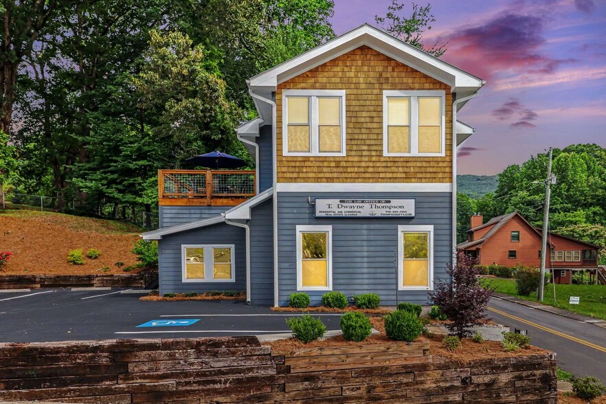 25 Valley St, Clayton, GA à vendre - Photo de l’immeuble – Image 2 sur 24