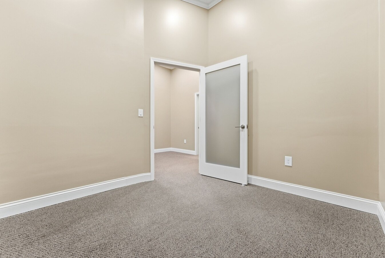 311 S Royal Oaks Blvd, Franklin, TN 37064 - Lot 110B -  - Photo intérieure - Image 1 of 17