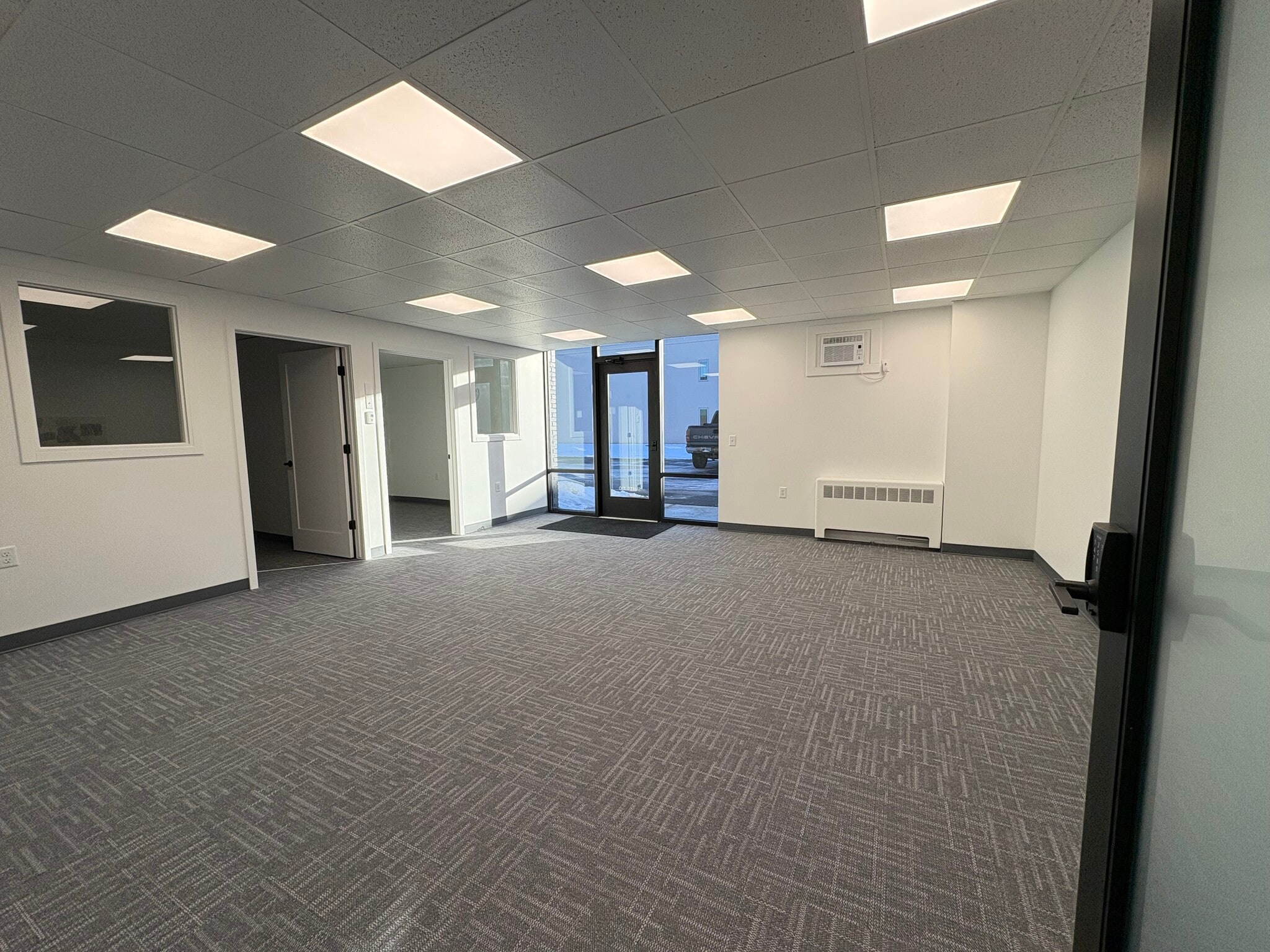 2215 Oak Industrial Dr NE, Grand Rapids, MI à louer Photo intérieure– Image 1 sur 23