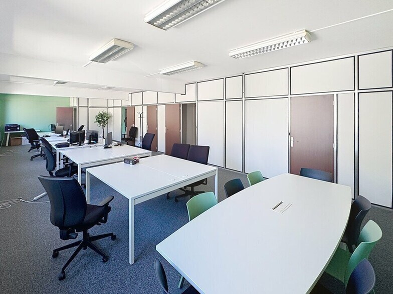 Bureau dans Reims à louer - Photo de l’immeuble – Image 3 sur 11