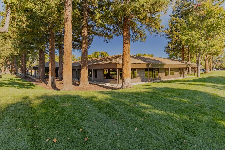 12900 Saratoga Ave, Saratoga, CA à louer - Photo de l’immeuble – Image 2 sur 4