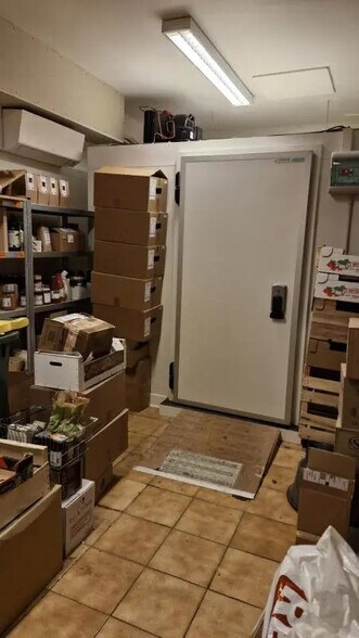 Local commercial dans Blanquefort à louer - Photo de l’immeuble – Image 1 sur 3