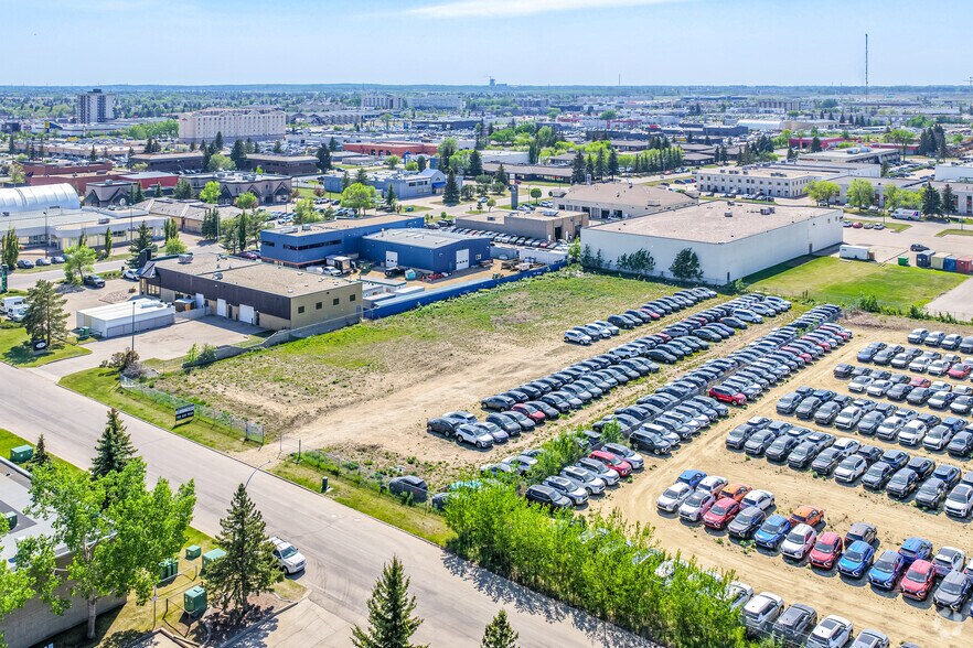 10324 174 St, Edmonton, AB à vendre - Photo principale – Image 1 sur 4