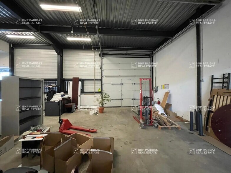 Local d'activités dans Montévrain à vendre - Photo de l’immeuble – Image 3 sur 6