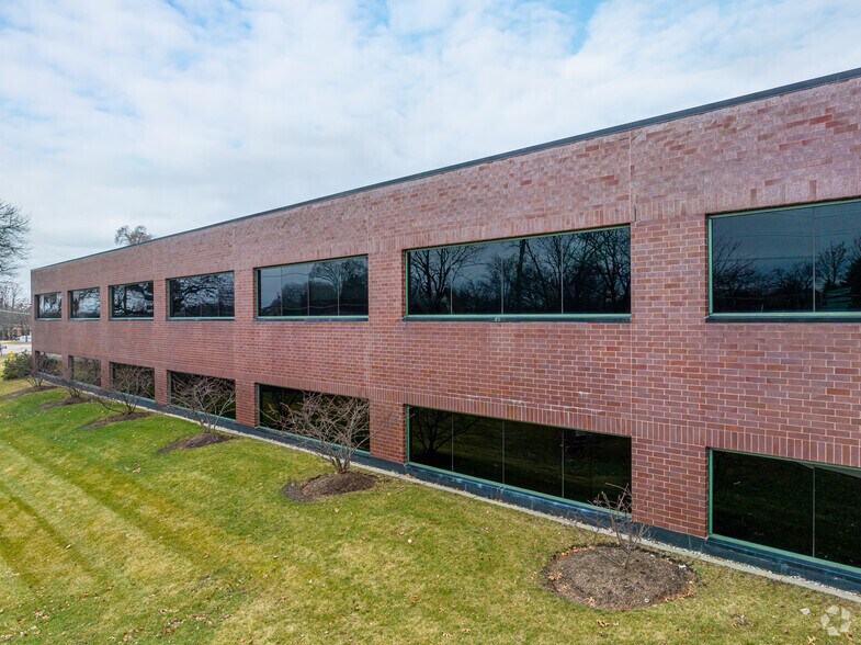 1751 S Naperville Rd, Wheaton, IL à louer - Photo de l’immeuble – Image 3 sur 4