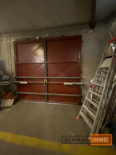 Local d'activités dans Vitry-sur-Seine à vendre - Photo principale – Image 2 sur 3