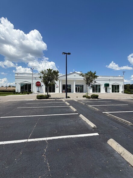 9281 College Pkwy, Fort Myers, FL à louer - Photo de l’immeuble – Image 3 sur 3
